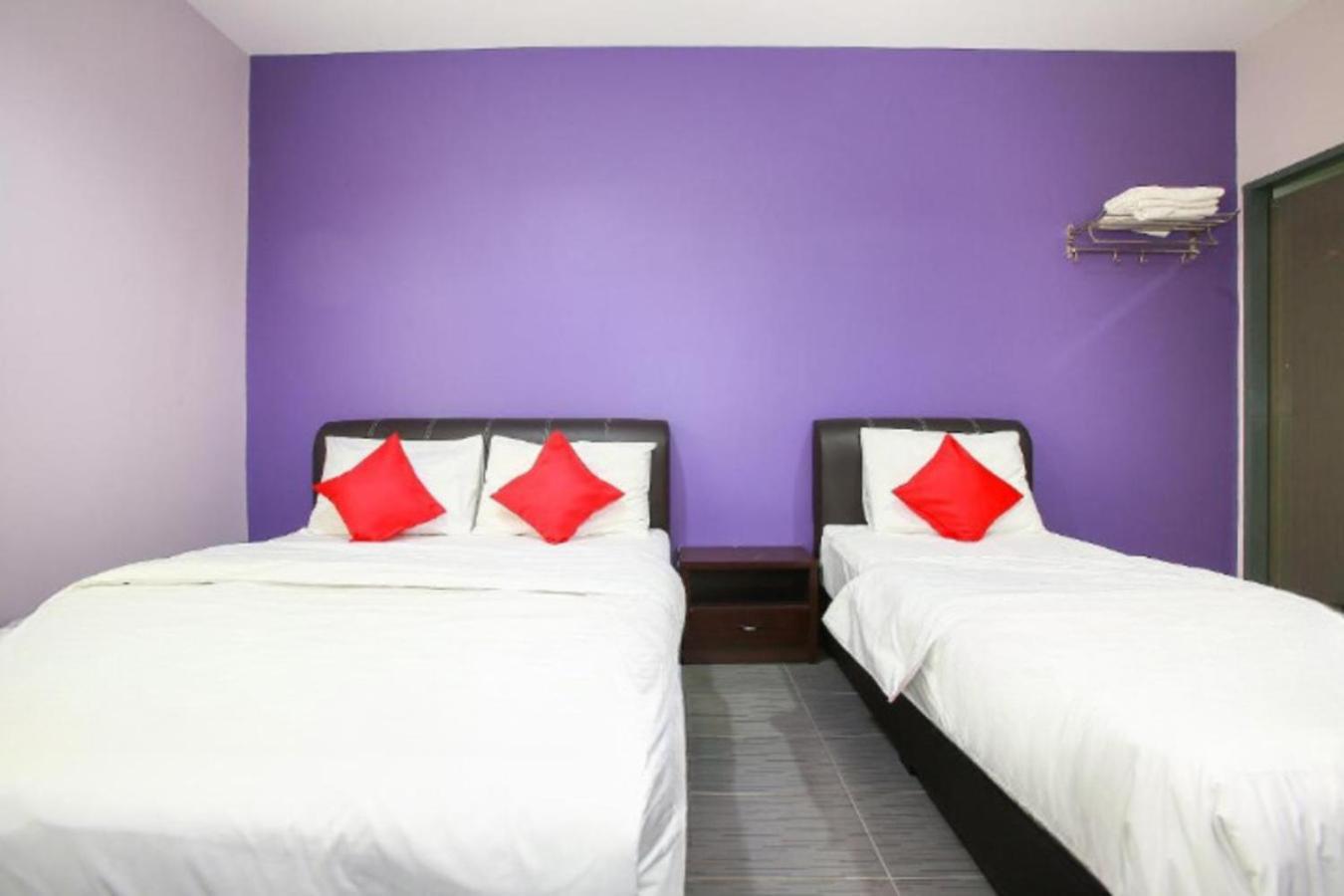 De Hotel Teluk Intan Exterior photo